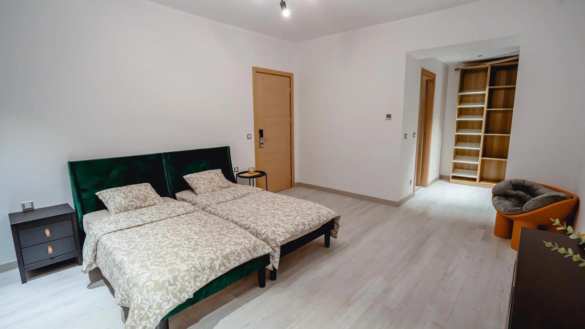 Studio Sol Бухарест Апартаменты