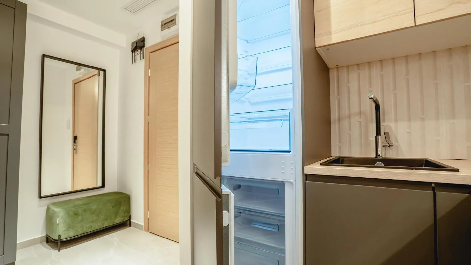 Studio Sol Бухарест Апартаменты