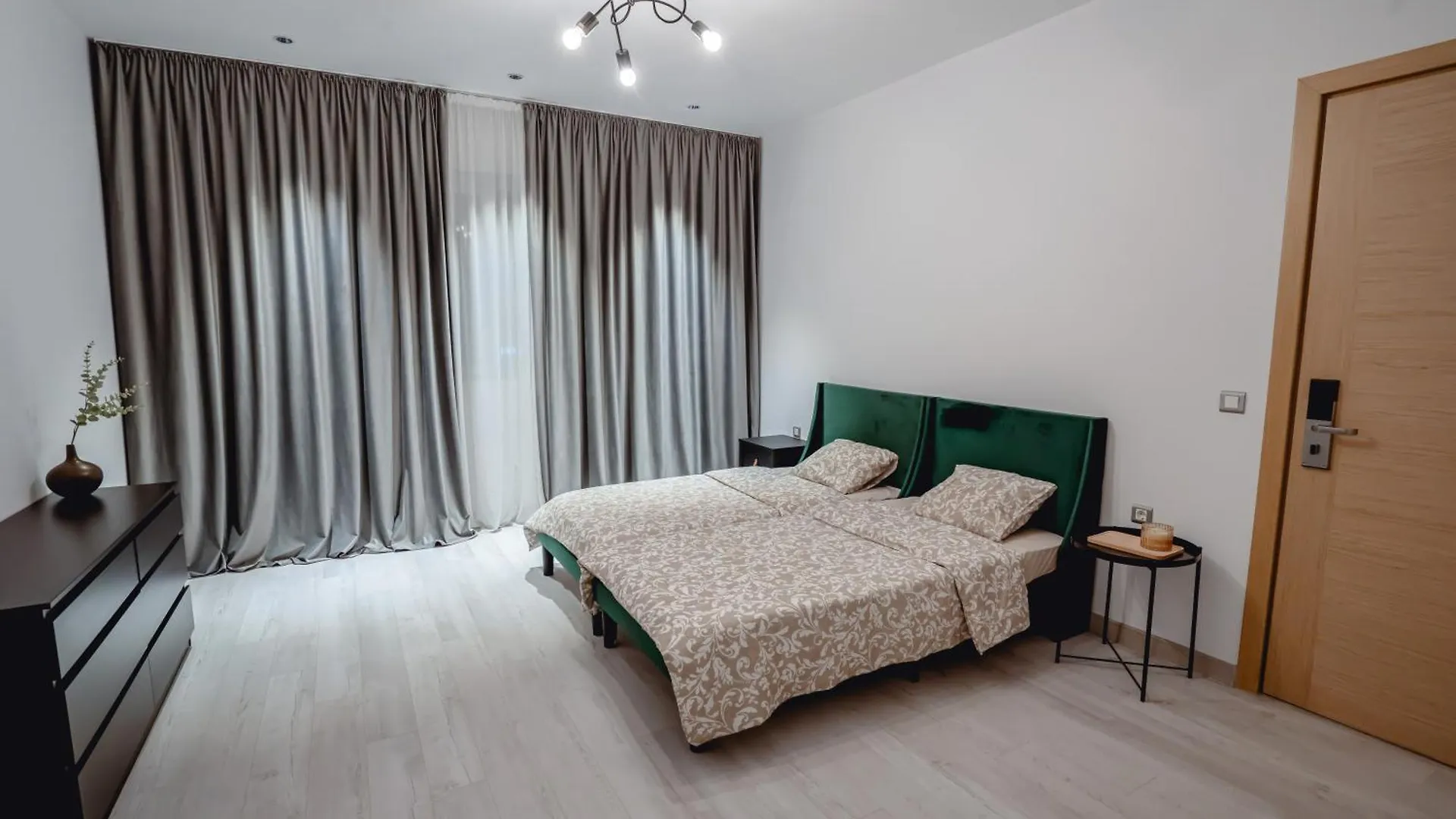 Studio Sol Бухарест Апартаменты