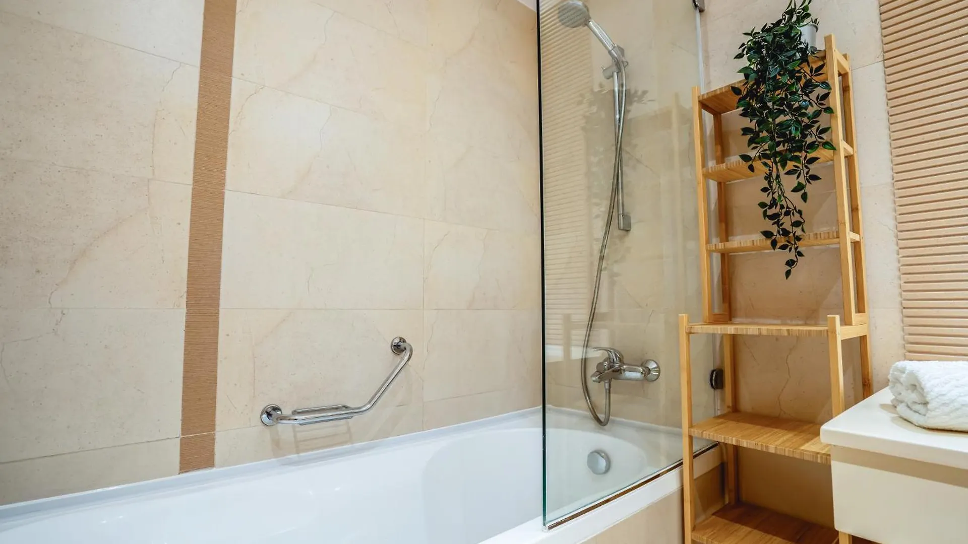 Apartment Studio Sol Bucharest Romania