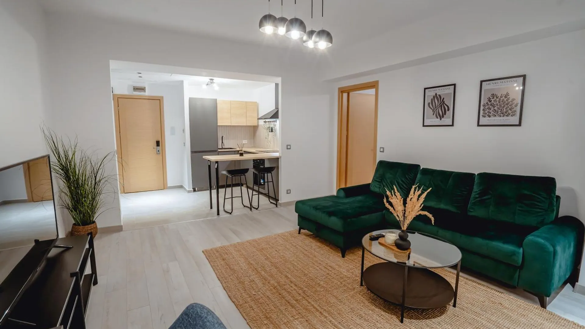 Studio Sol Bucharest 0*,  Romania